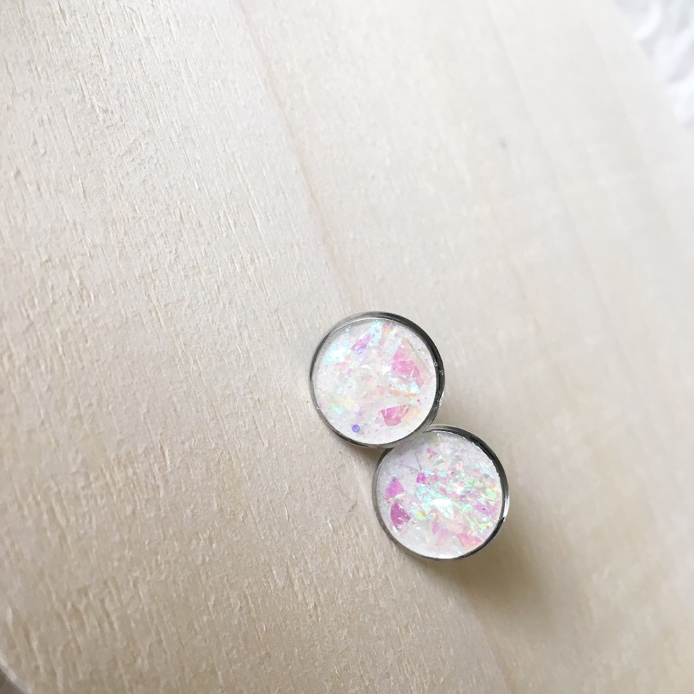 Cute earrings🦚 - Picture 2 of 4
